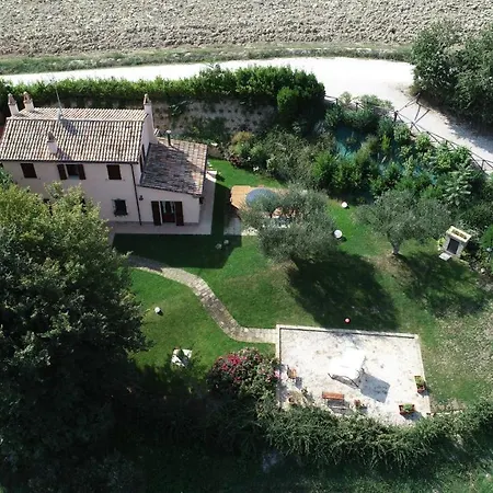 Mauro Country house San Costanzo