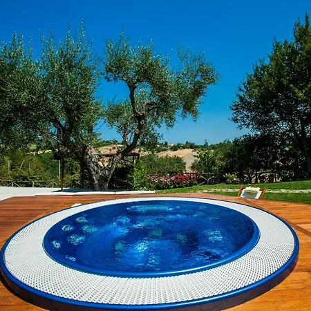 Mauro Country house San Costanzo